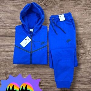 Nike Men's Blue Sweatpants & Hoodie Set